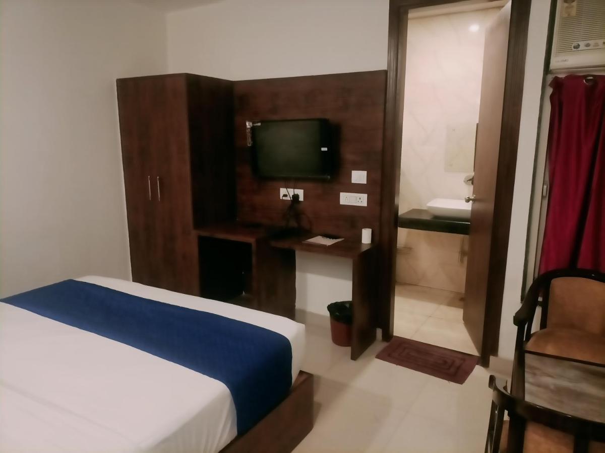 Hotel Le Mount Near Igi Airport Нью-Дели Экстерьер фото