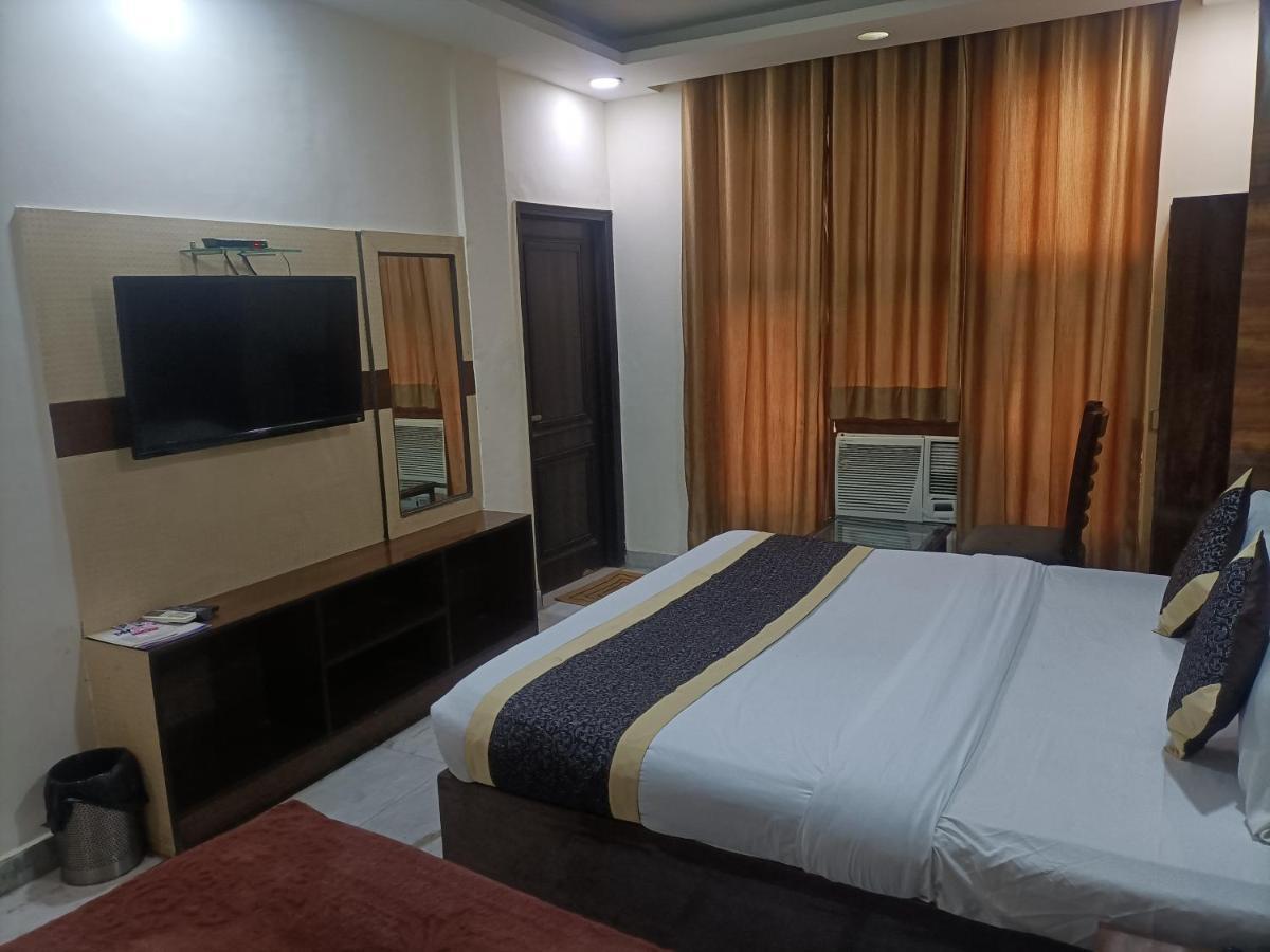 Hotel Le Mount Near Igi Airport Нью-Дели Экстерьер фото