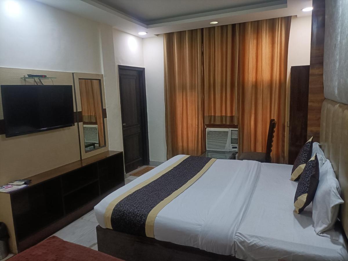 Hotel Le Mount Near Igi Airport Нью-Дели Экстерьер фото