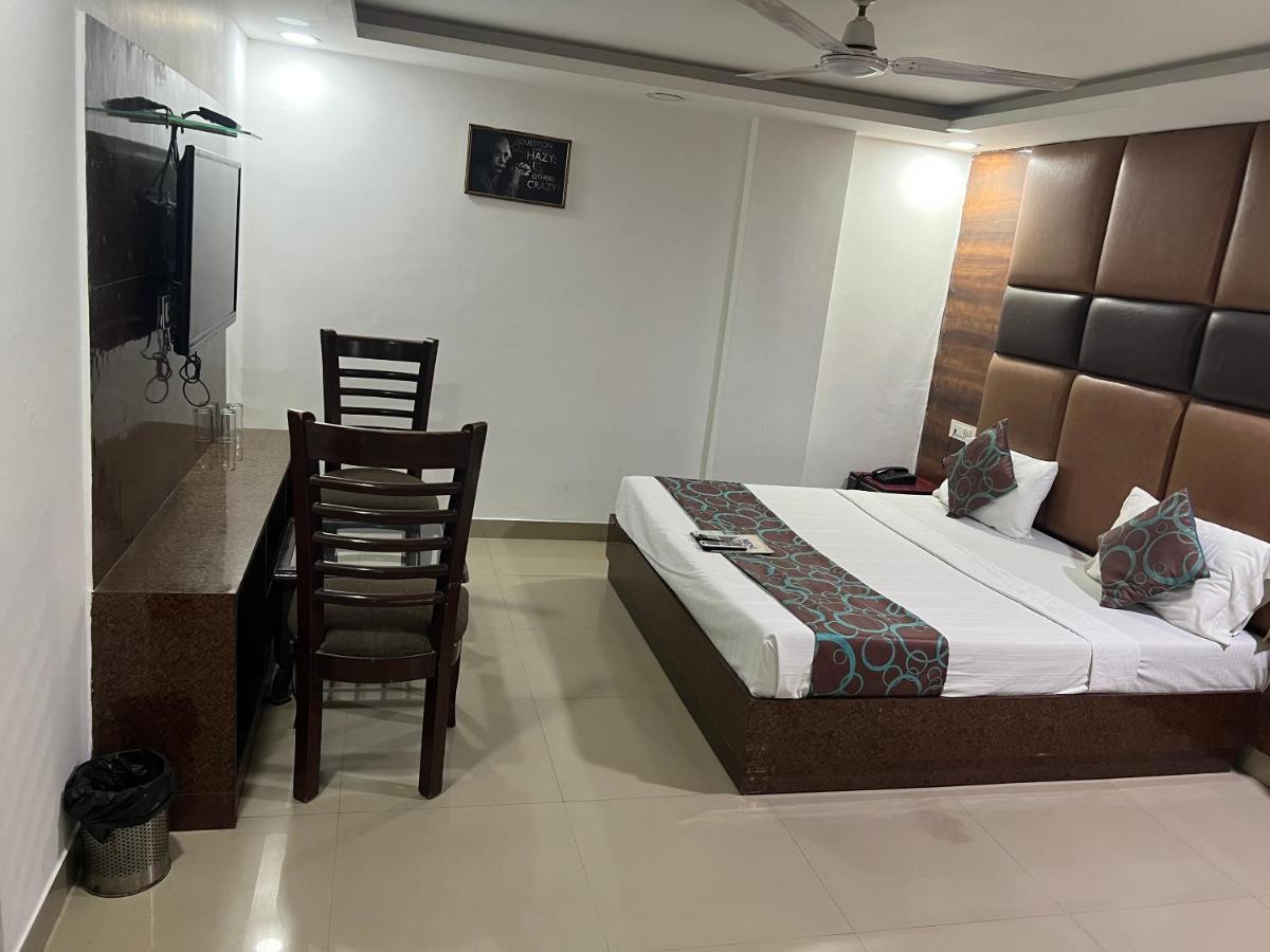 Hotel Le Mount Near Igi Airport Нью-Дели Экстерьер фото