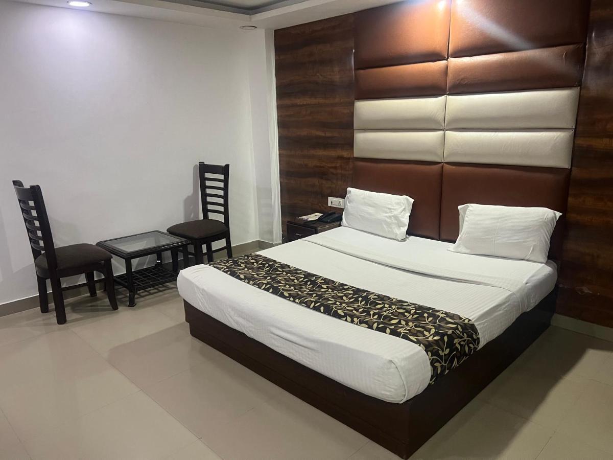 Hotel Le Mount Near Igi Airport Нью-Дели Экстерьер фото