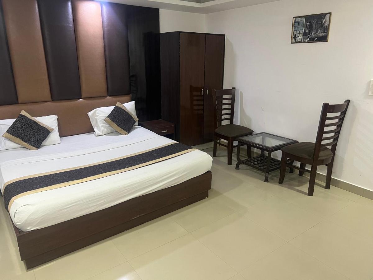 Hotel Le Mount Near Igi Airport Нью-Дели Экстерьер фото